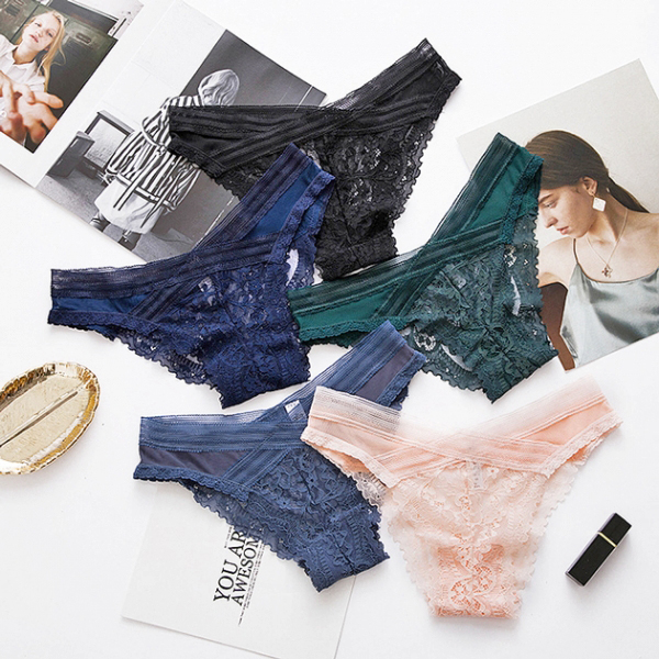 蕾絲透膚V型低腰三角內褲